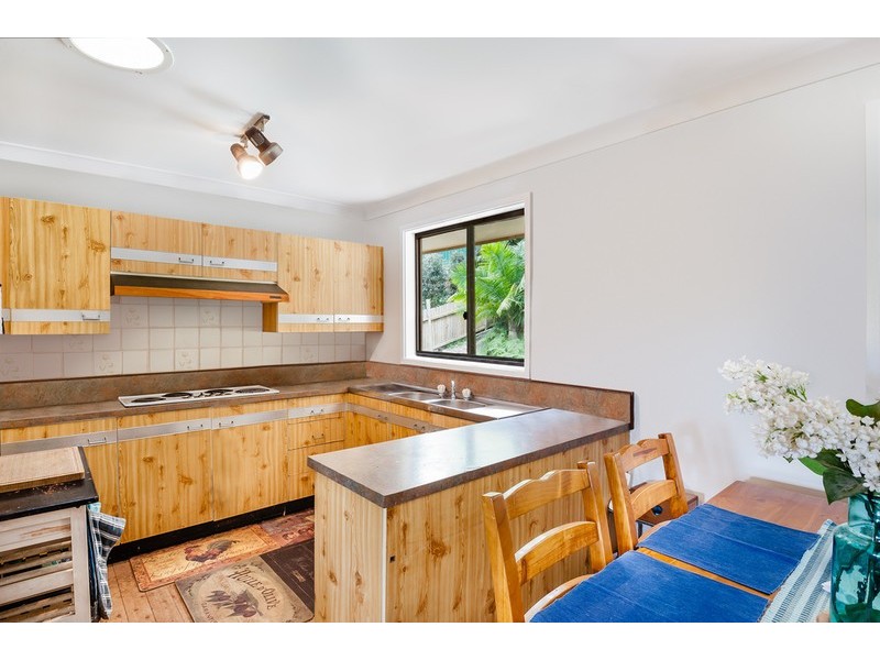 7 Dana Close, Wyoming NSW 2250