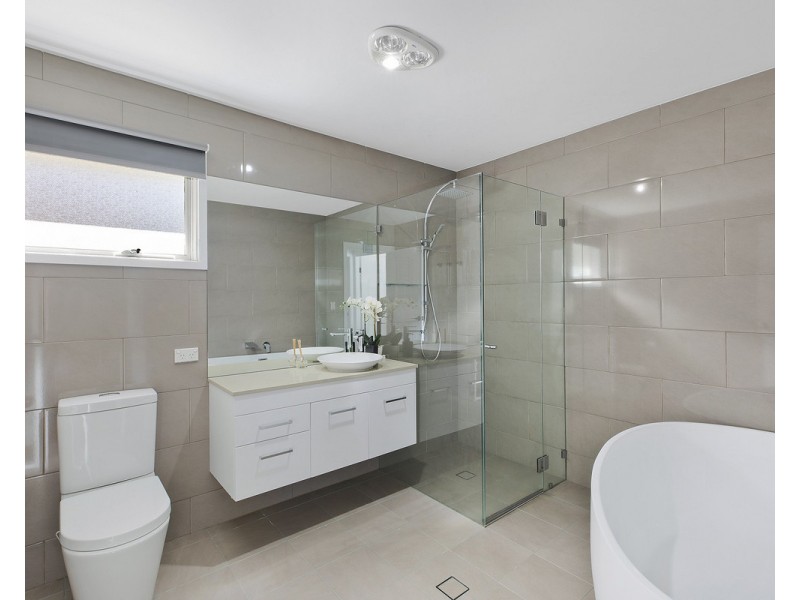 90 Hanlan Street North, Narara NSW 2250