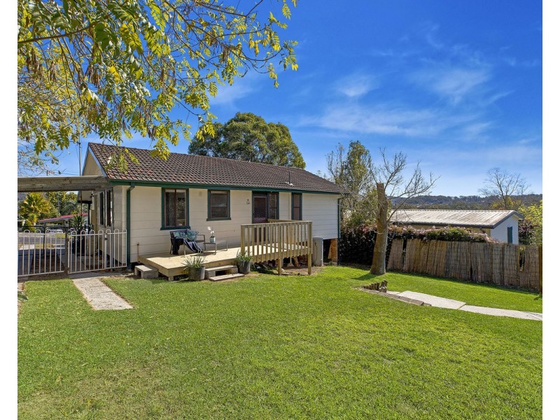 8 Halcyon Street, Wyoming NSW 2250