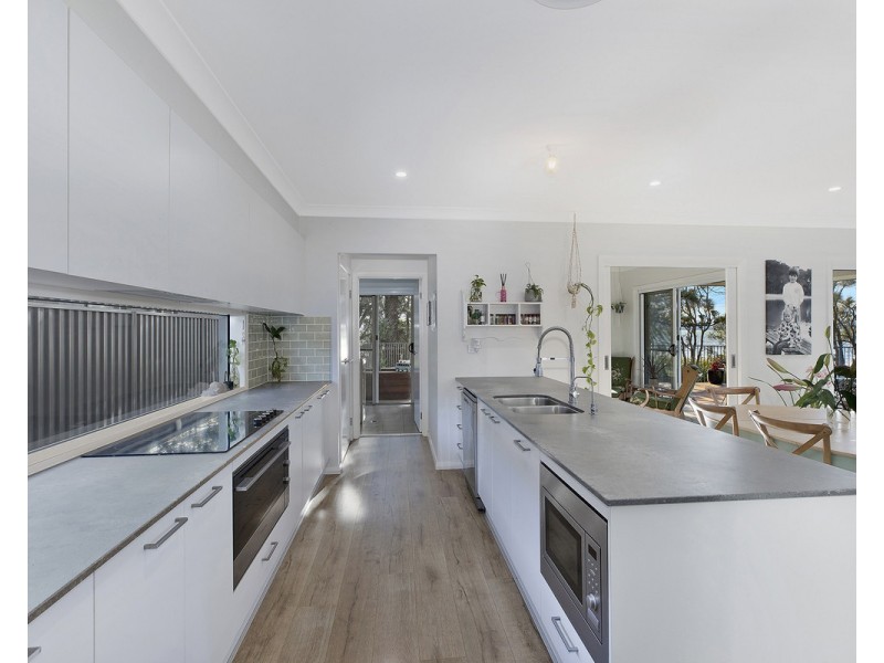 4 Yellawa Close, The Entrance North NSW 2261