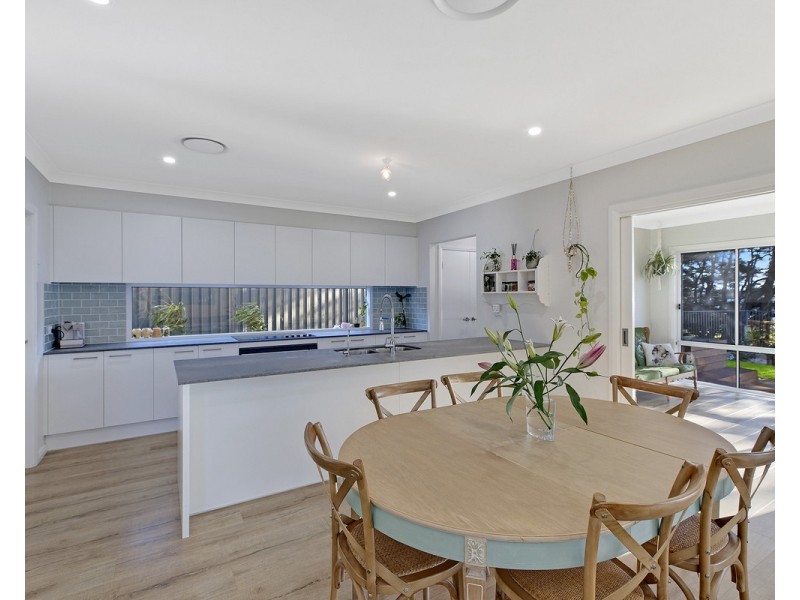 4 Yellawa Close, The Entrance North NSW 2261