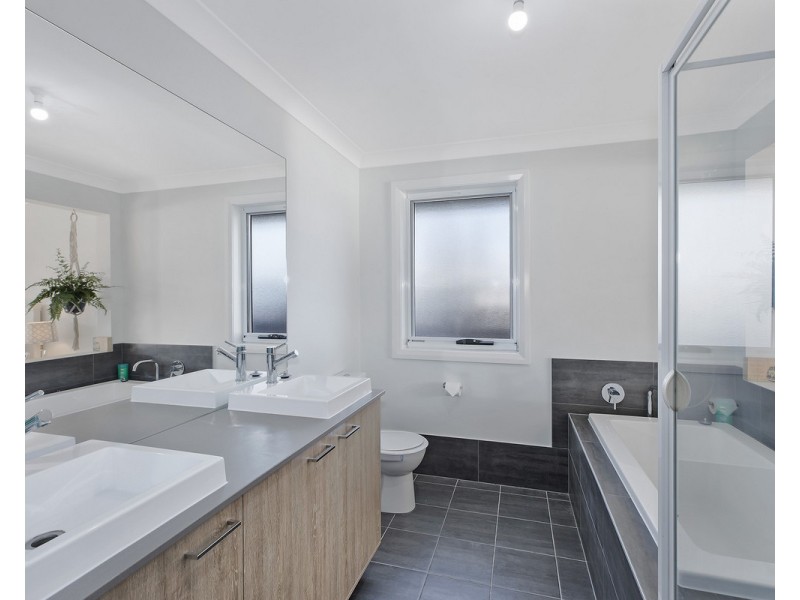 4 Yellawa Close, The Entrance North NSW 2261