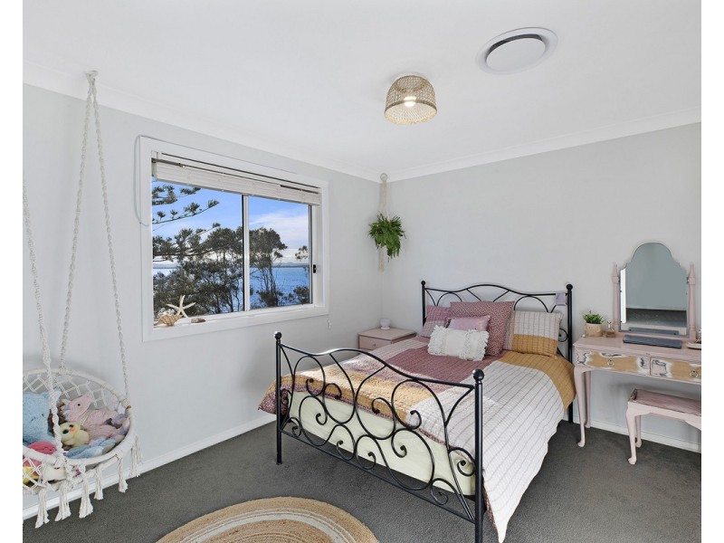 4 Yellawa Close, The Entrance North NSW 2261