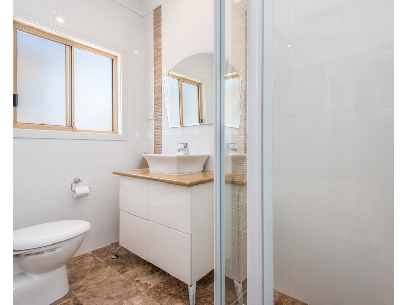 6 Curzon Avenue, Bateau Bay NSW 2261