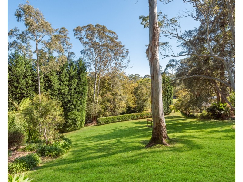 42 Pineridge Close, Lisarow NSW 2250