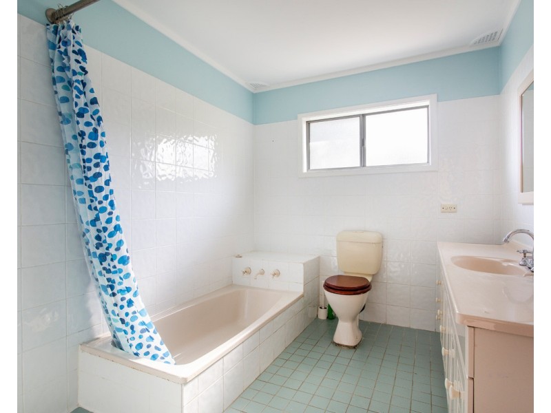 21 Malison Street, Wyoming NSW 2250