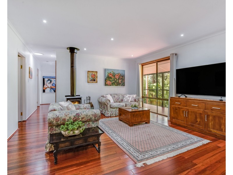 8 Nalkari Avenue, Wyoming NSW 2250