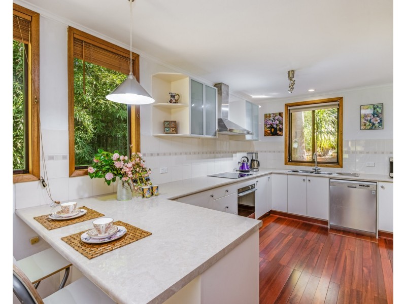 8 Nalkari Avenue, Wyoming NSW 2250