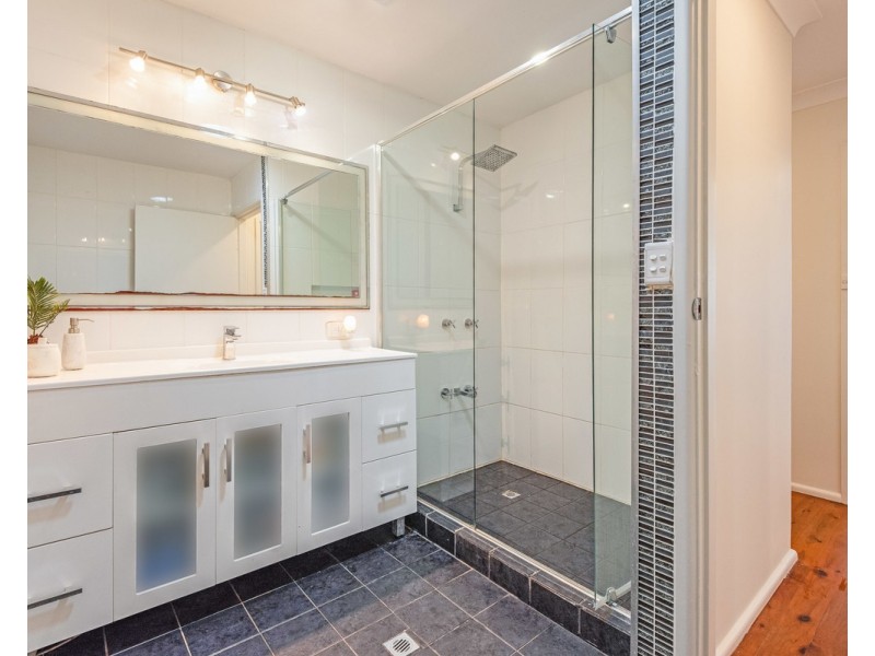 31 Glencoe Avenue, Wyoming NSW 2250