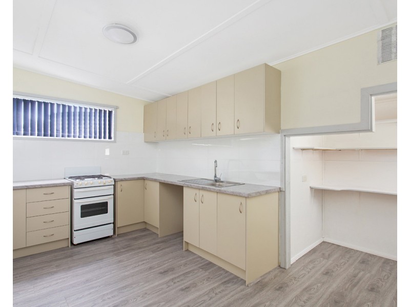 504 Pacific Highway, Wyoming NSW 2250