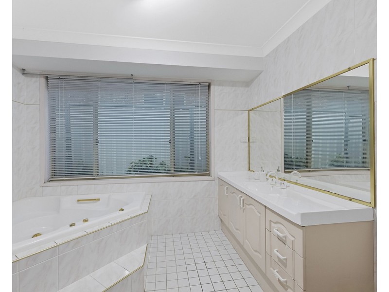 8 Jessie Riley Avenue, Erina NSW 2250