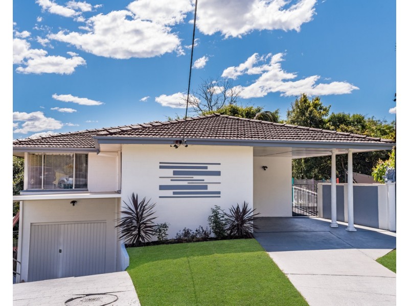 18 Tingira Crescent, Wyoming NSW 2250