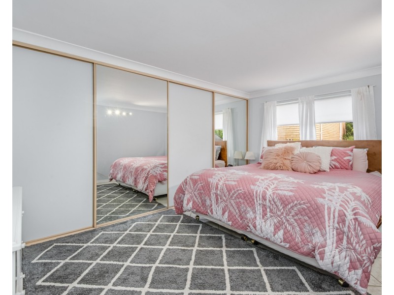 18 Tingira Crescent, Wyoming NSW 2250