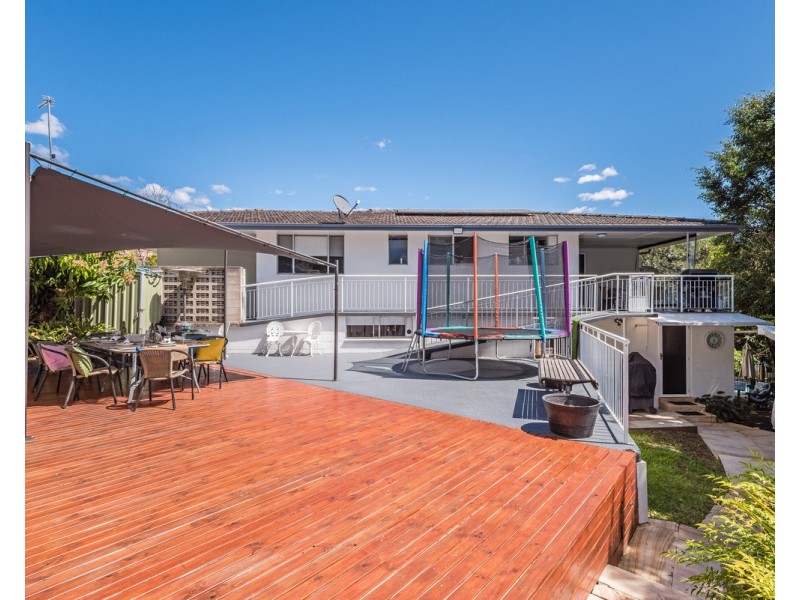 18 Tingira Crescent, Wyoming NSW 2250