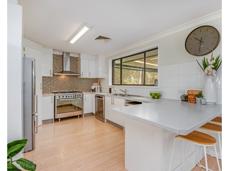 12 Calantha Drive, Wyoming NSW 2250