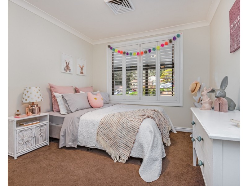 12 Calantha Drive, Wyoming NSW 2250