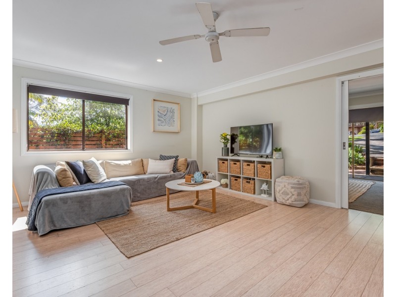 12 Calantha Drive, Wyoming NSW 2250