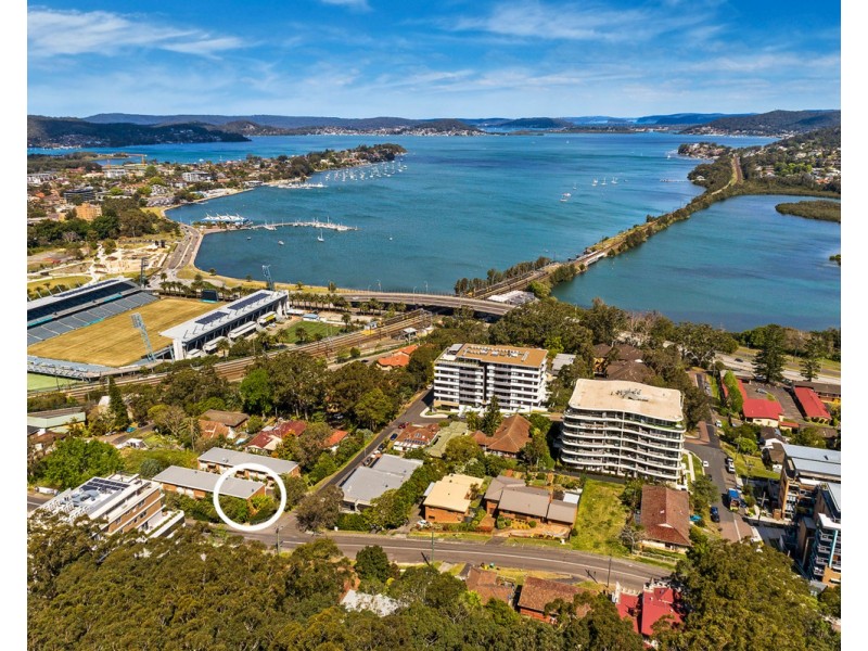 1/63 Donnison Street, West Gosford NSW 2250