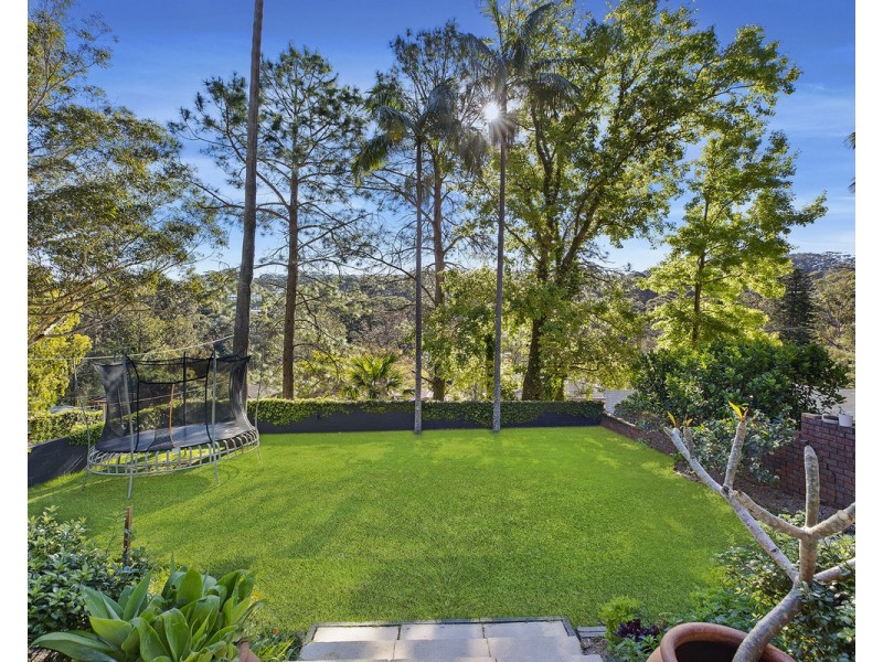 121 Lake Shore Drive, North Avoca NSW 2260