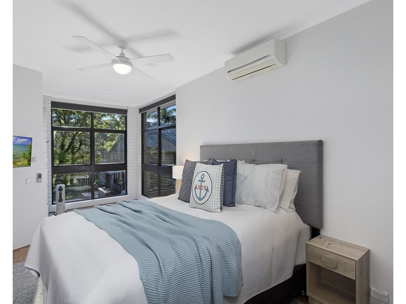 121 Lake Shore Drive, North Avoca NSW 2260