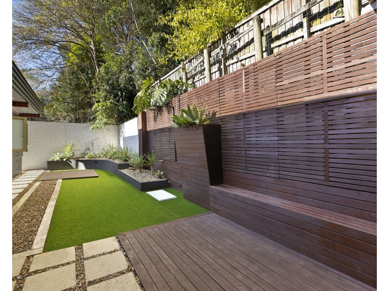 121 Lake Shore Drive, North Avoca NSW 2260