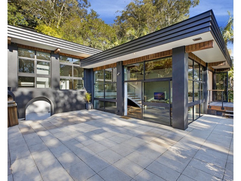 121 Lake Shore Drive, North Avoca NSW 2260