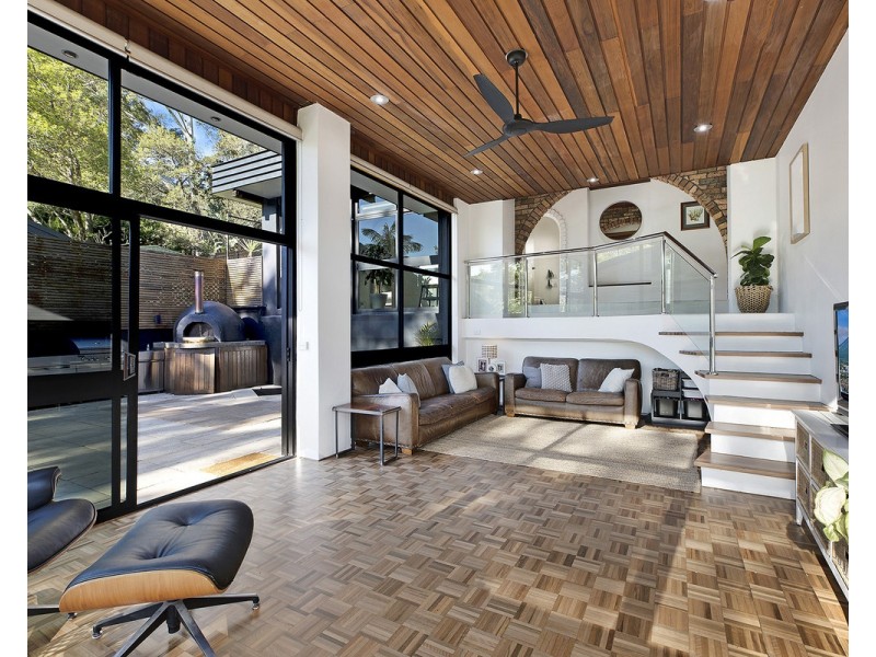 121 Lake Shore Drive, North Avoca NSW 2260