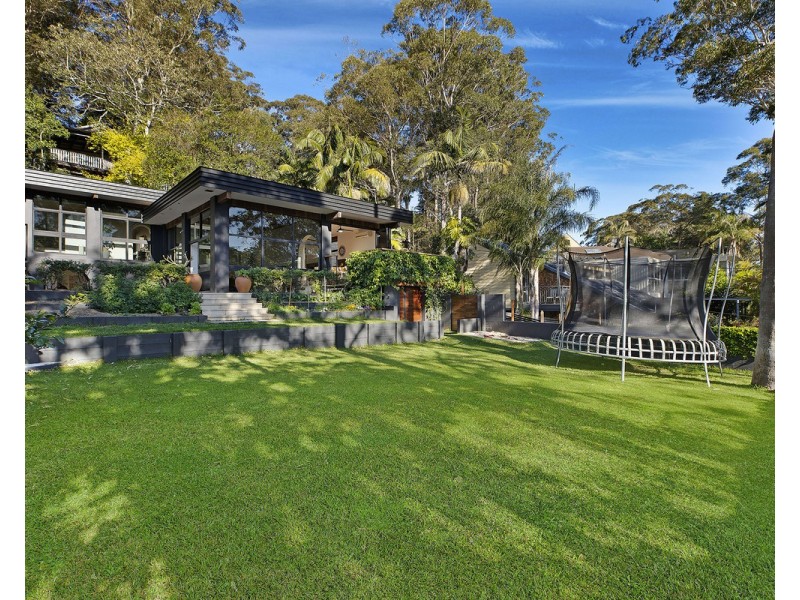 121 Lake Shore Drive, North Avoca NSW 2260