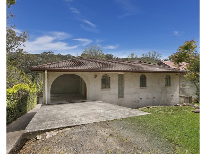 88 Lake Shore Drive, North Avoca NSW 2260