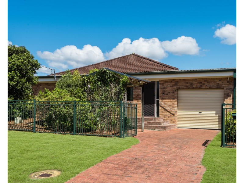 1 Lock Avenue, Springfield NSW 2250