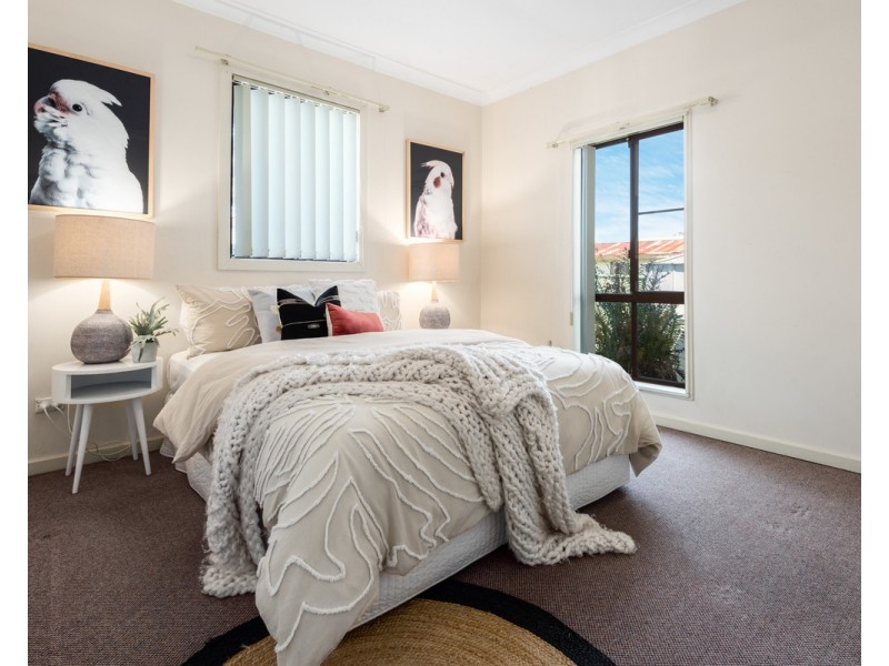 1 Lock Avenue, Springfield NSW 2250