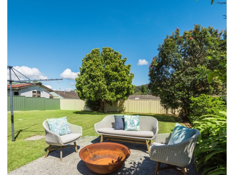 1 Lock Avenue, Springfield NSW 2250