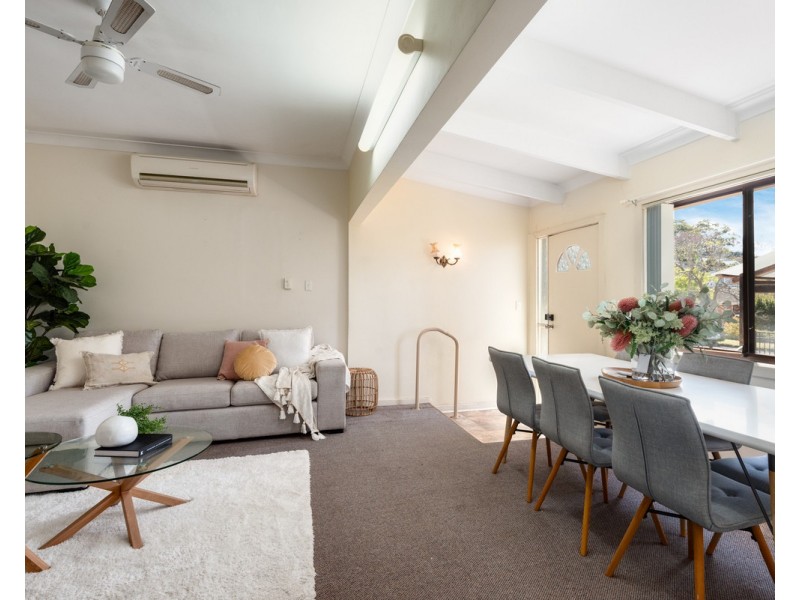 1 Lock Avenue, Springfield NSW 2250