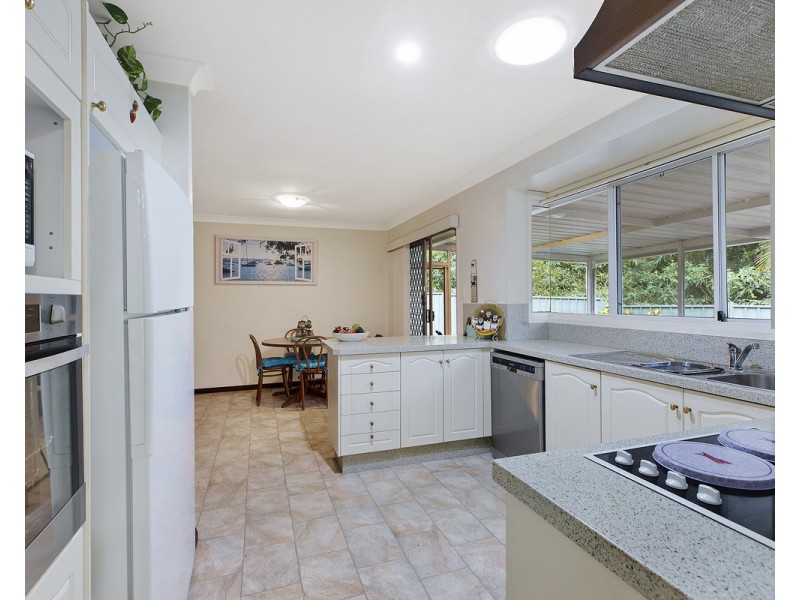 11 Ferntree Close, Wyoming NSW 2250