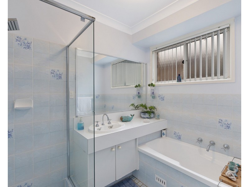 11 Ferntree Close, Wyoming NSW 2250