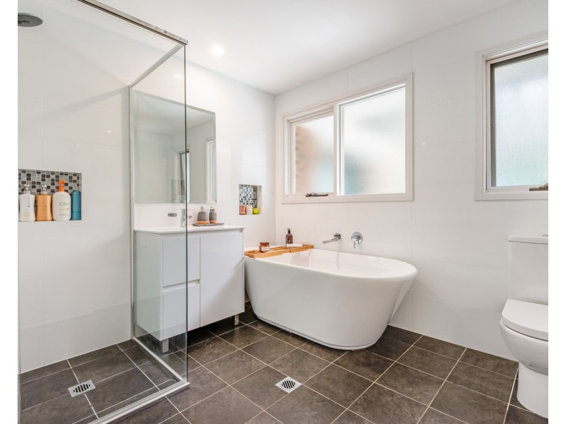 12 Dogwood Close, Wyoming NSW 2250