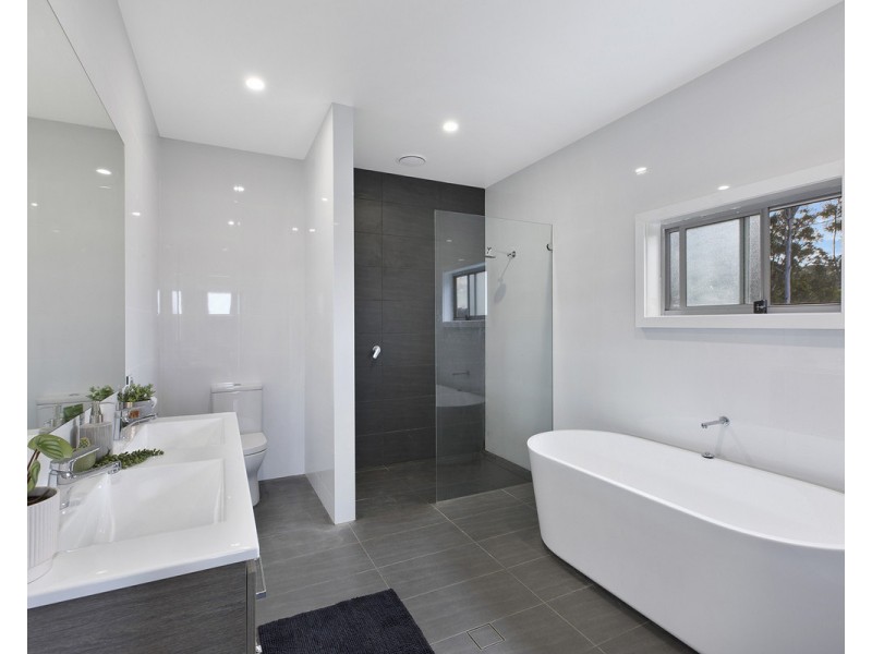 10 Hillside Road, Avoca Beach NSW 2251