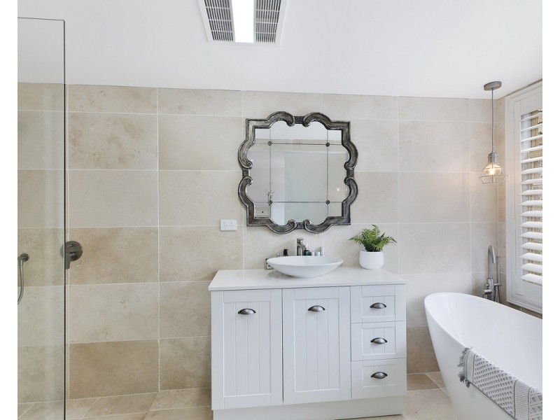 52 Woodview Avenue, Lisarow NSW 2250