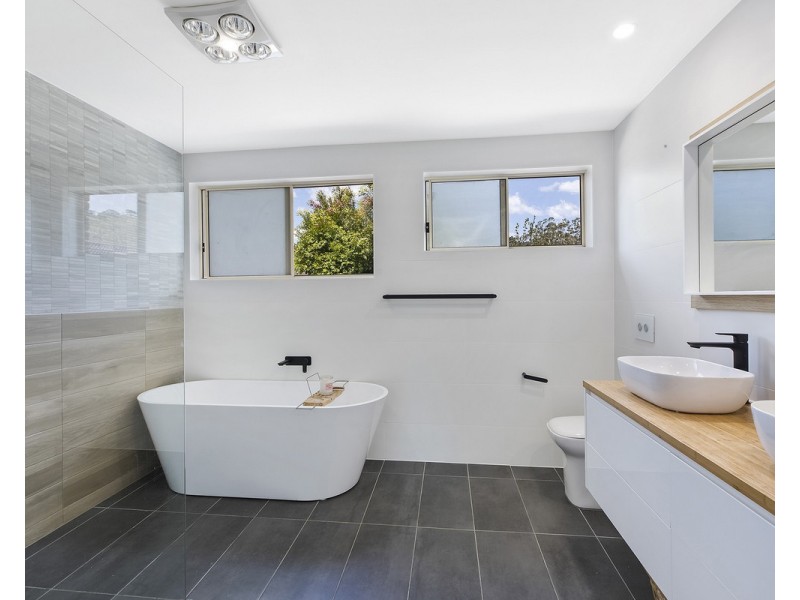 7 Ashburn Close, Lisarow NSW 2250