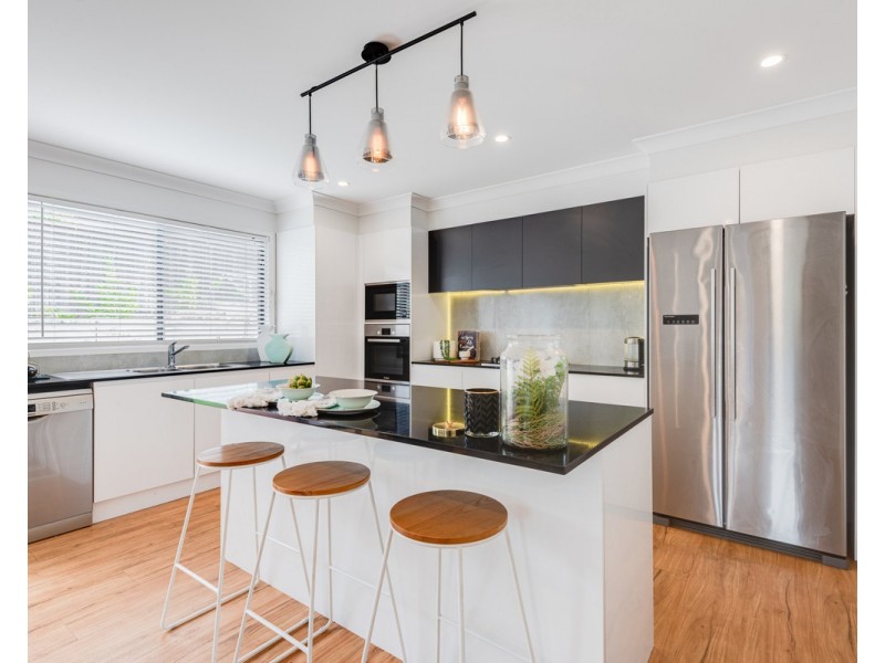 98 Chamberlain Road, Wyoming NSW 2250