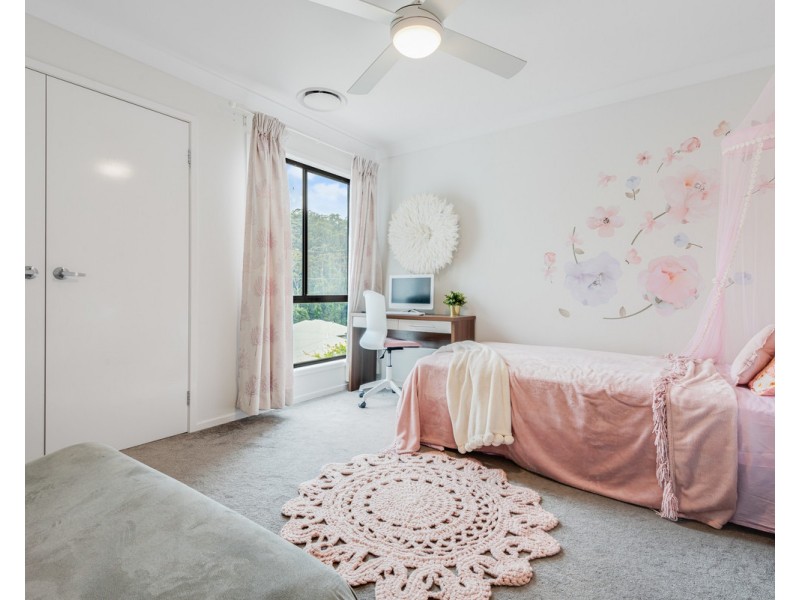 98 Chamberlain Road, Wyoming NSW 2250