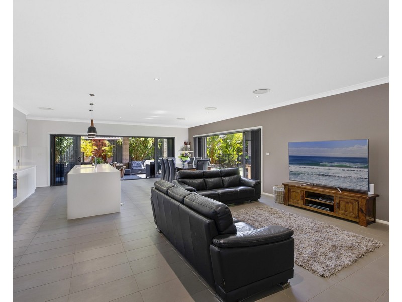 66 Newling Street, Lisarow NSW 2250