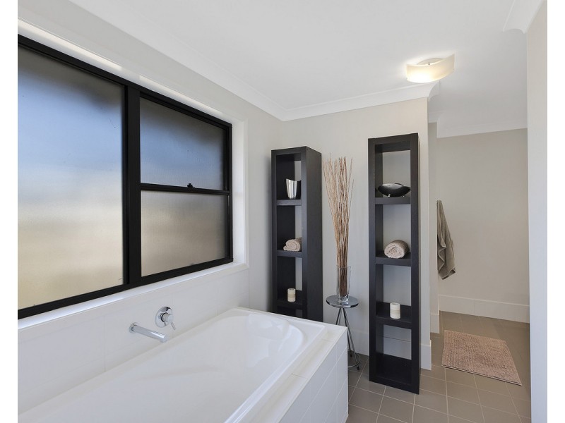 66 Newling Street, Lisarow NSW 2250