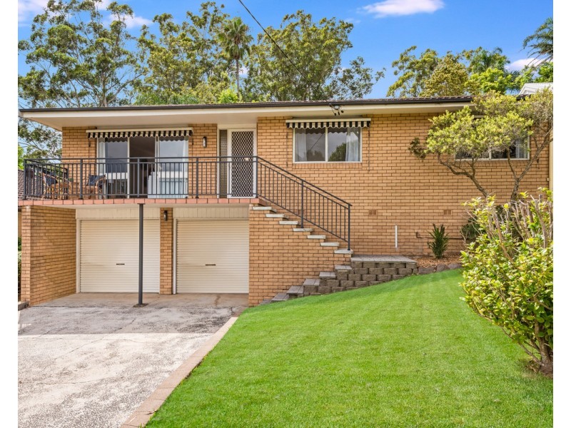 16 Maple Street, Wyoming NSW 2250