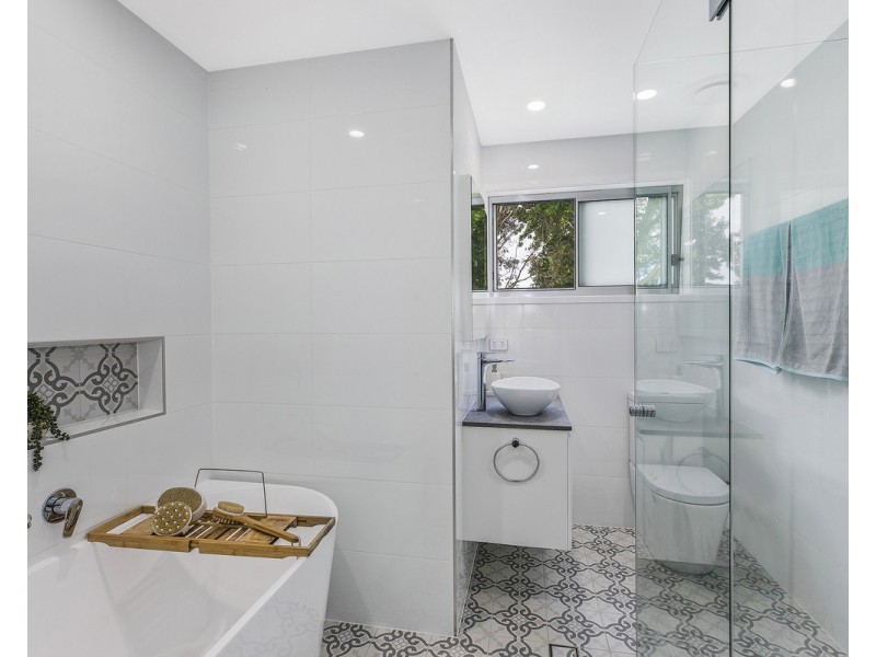 63 Crawford Crescent, Wyoming NSW 2250