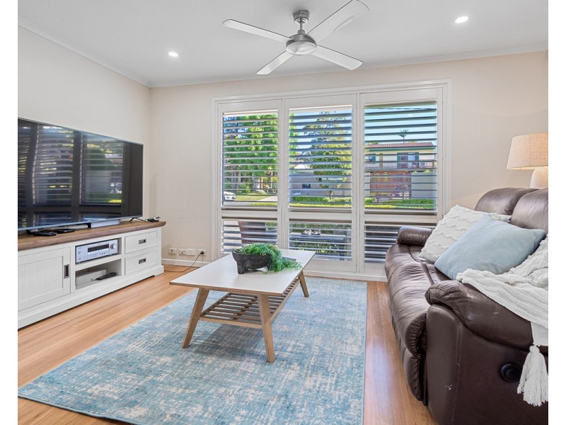 1 Gladys Avenue, Berkeley Vale NSW 2261