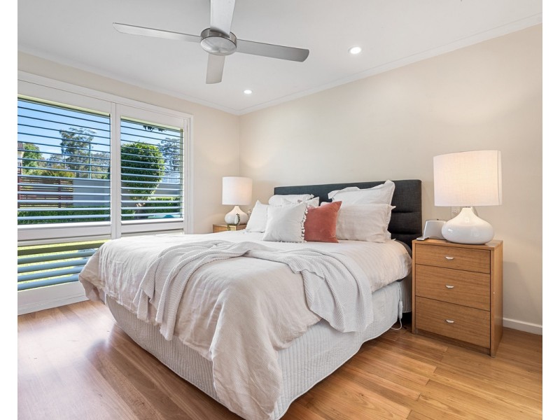 1 Gladys Avenue, Berkeley Vale NSW 2261