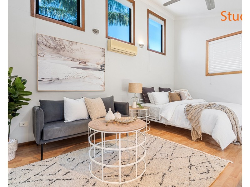 1 Gladys Avenue, Berkeley Vale NSW 2261