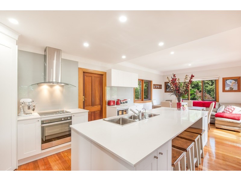 8 Aires Close, Erina NSW 2250