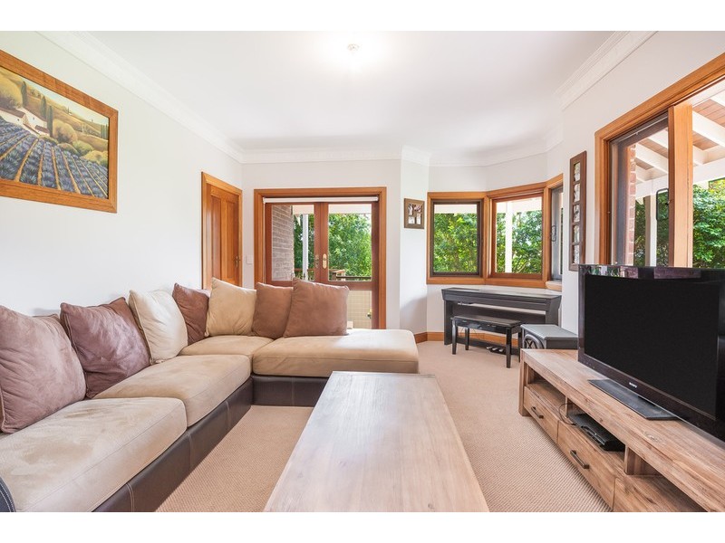 8 Aires Close, Erina NSW 2250